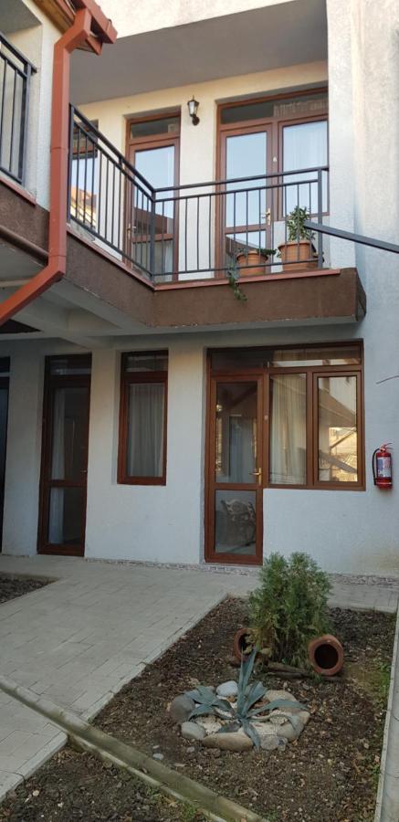 Hotel Tradicia Тбилиси Экстерьер фото