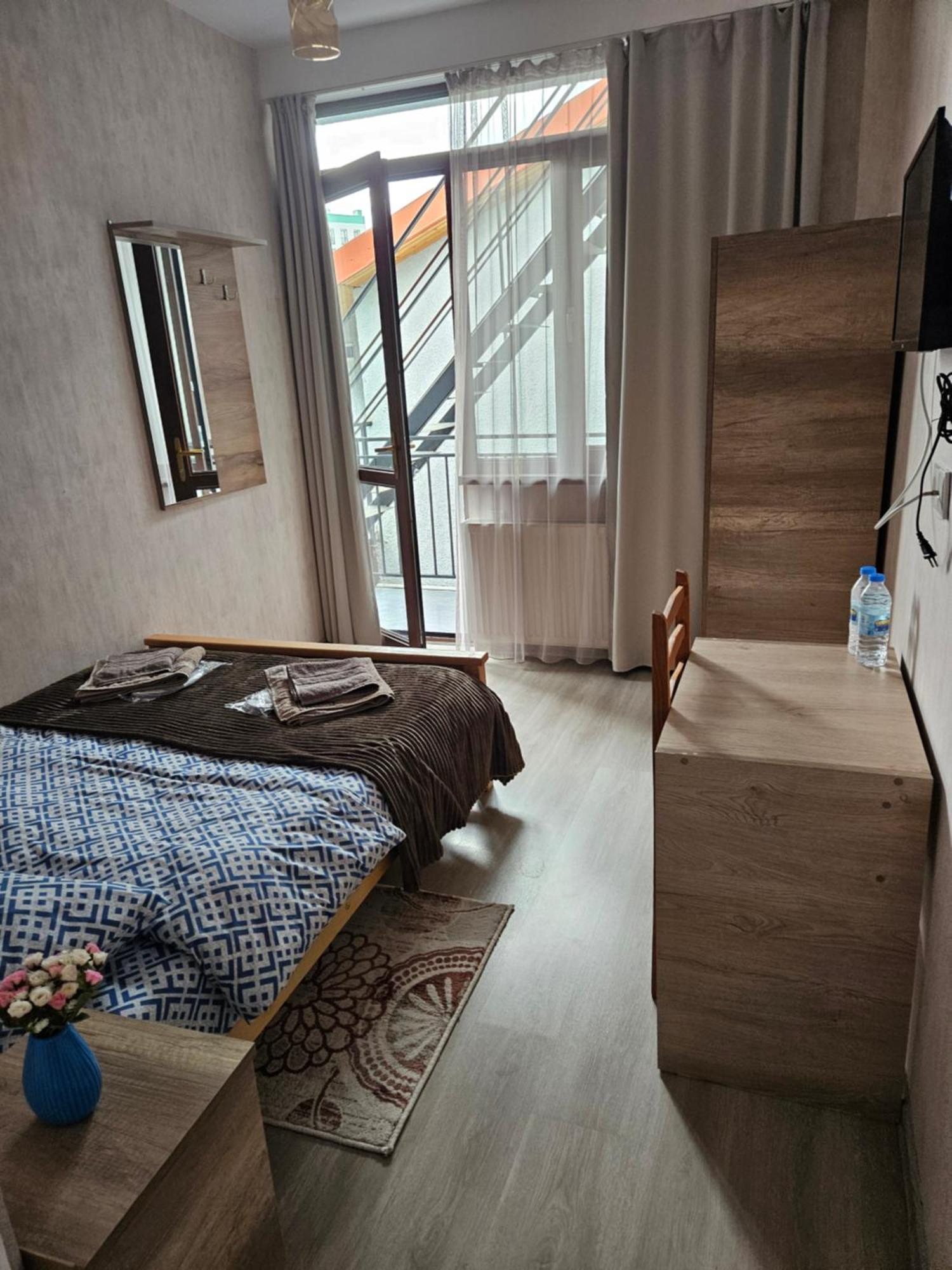 Hotel Tradicia Тбилиси Экстерьер фото